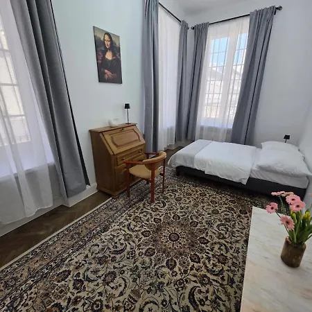 Wns51 Refined Luxury Nowy Swiat Str Warsaw